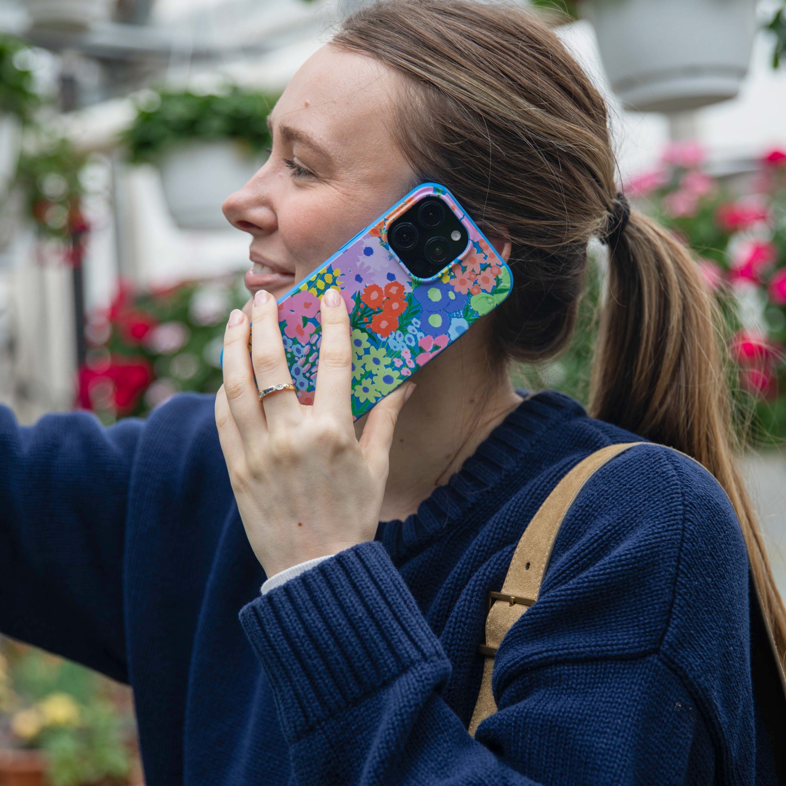 FLOWERS_PaintedGarden_PDP_05_f414a9f0-82be-4233-a12e-3a3e79d8d459