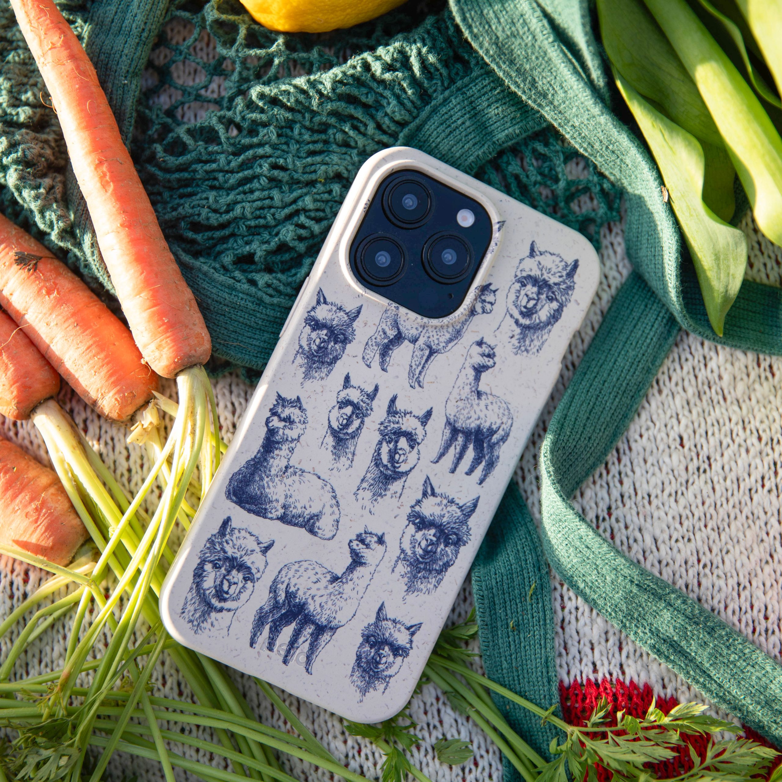 FarmLife_SpittingLlama_PDP_02_d944ff75-534a-48a6-bc00-d6bd59163f17