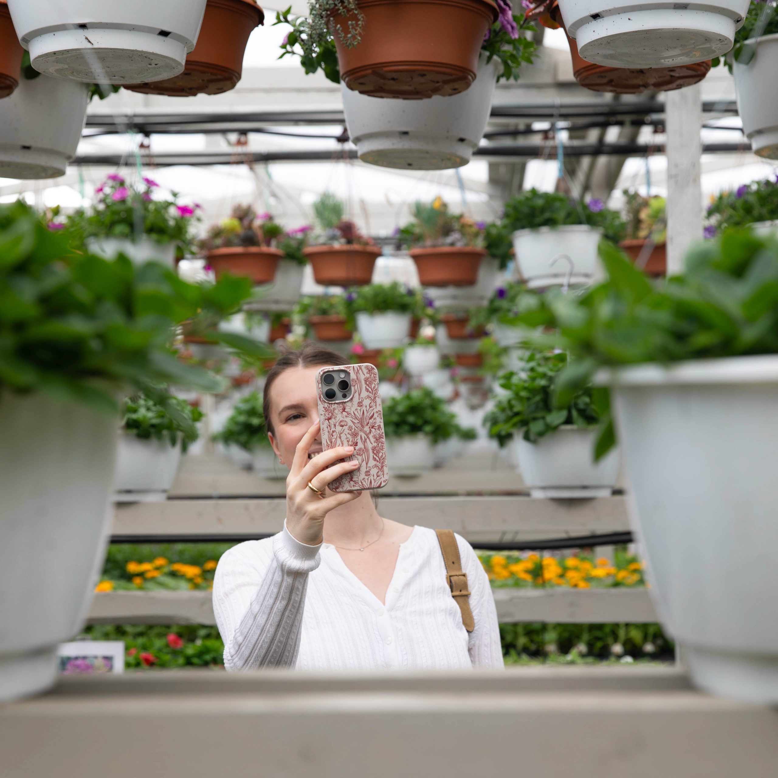 Flowers_CrimsonBouquet_PDP_02_dbc316d8-d704-4ae4-910f-b28dfc076ad8